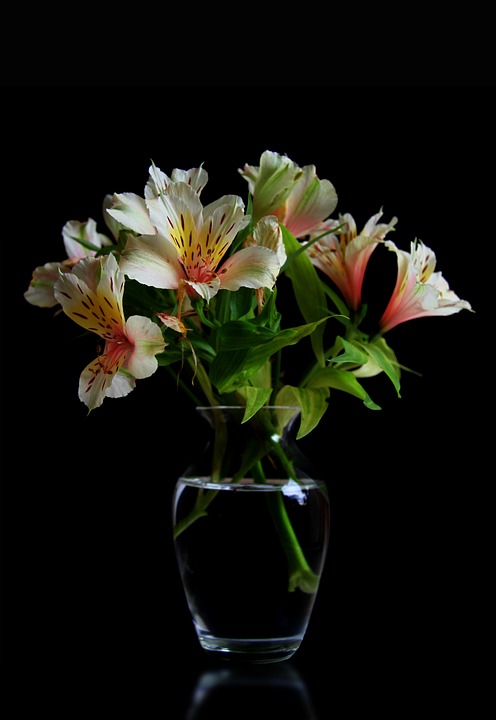 Diferentes maneras de decorar con cristal y flores